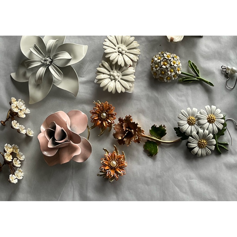 Vintage & Modern Floral Pins & Clip on Earrings~25 Piece collection